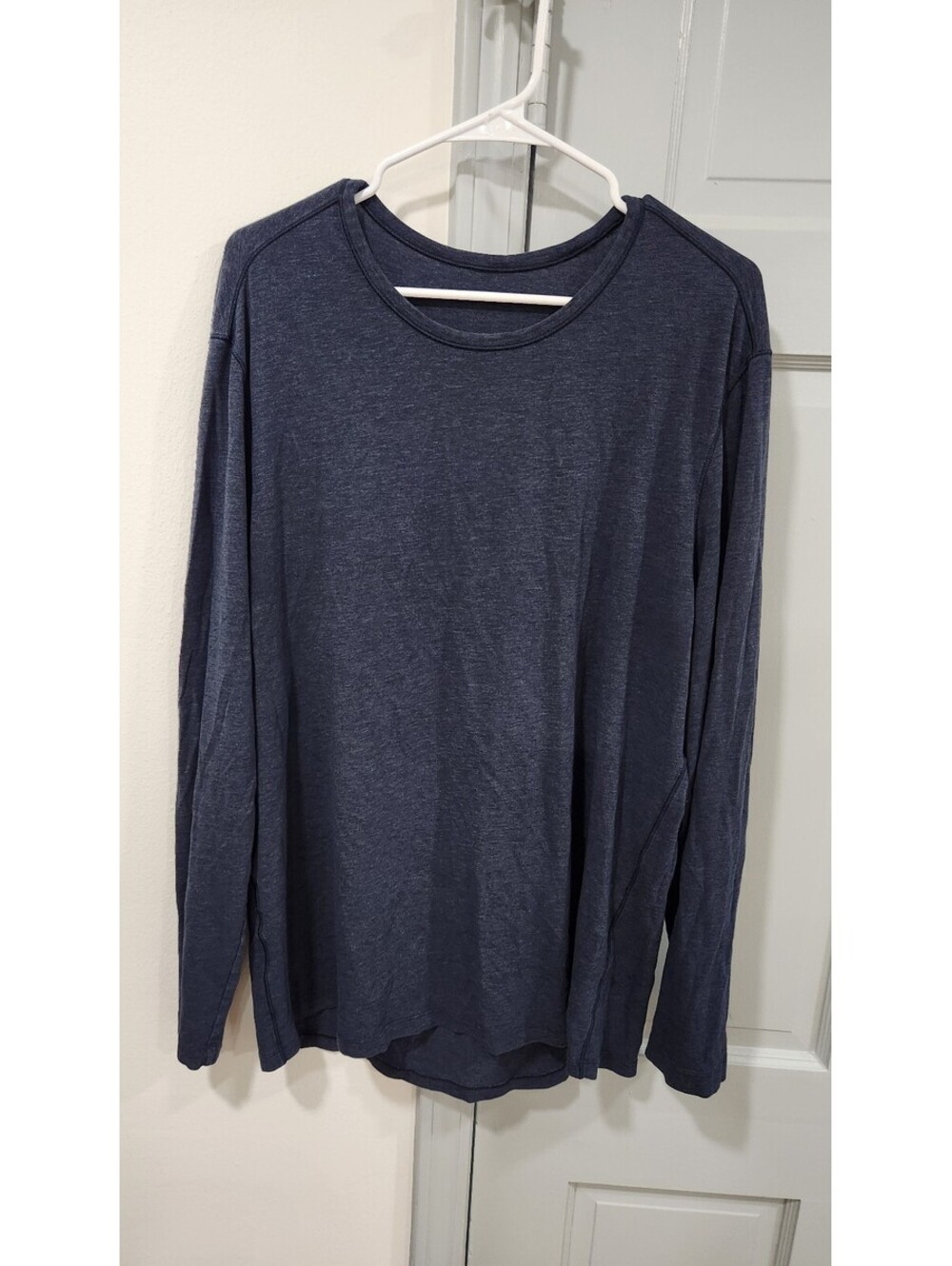 Lululemon Mens heathered blue long sleeve shirt size XL